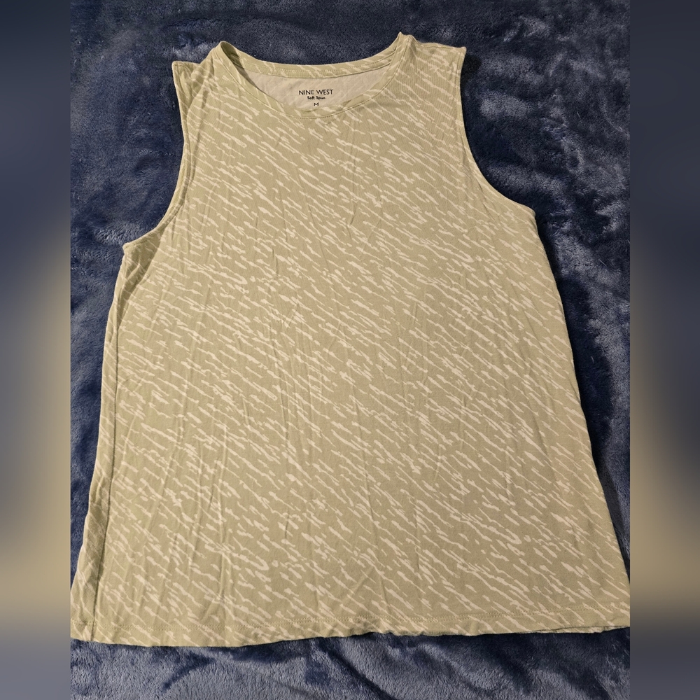 Lot of 3 Womens Summer Sleeveless Shirts - Picture 8 of 9